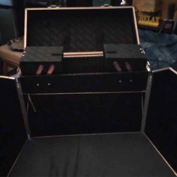 Storage box - Picture 2 of 3